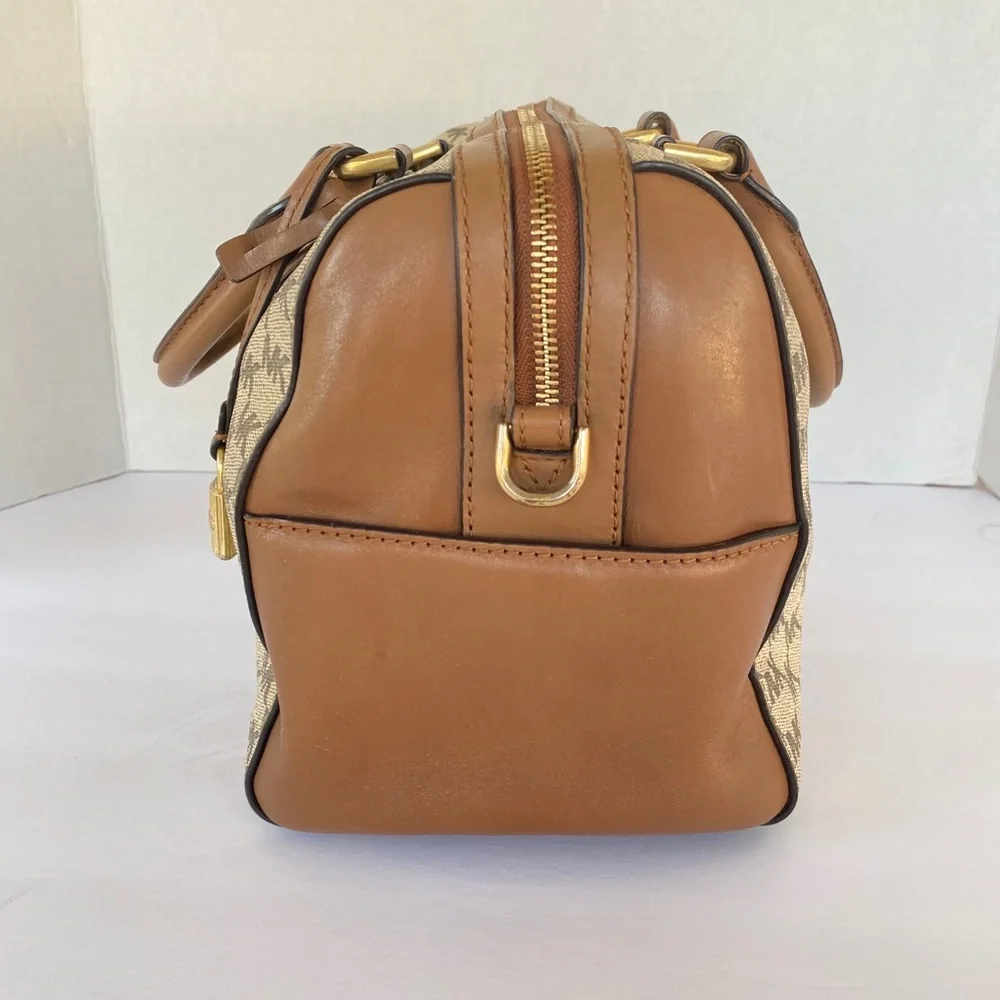 Michael Kors Handbag 🤎 - Picture 5 of 9